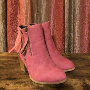 New Women's Journee Vally Bootie Size 8